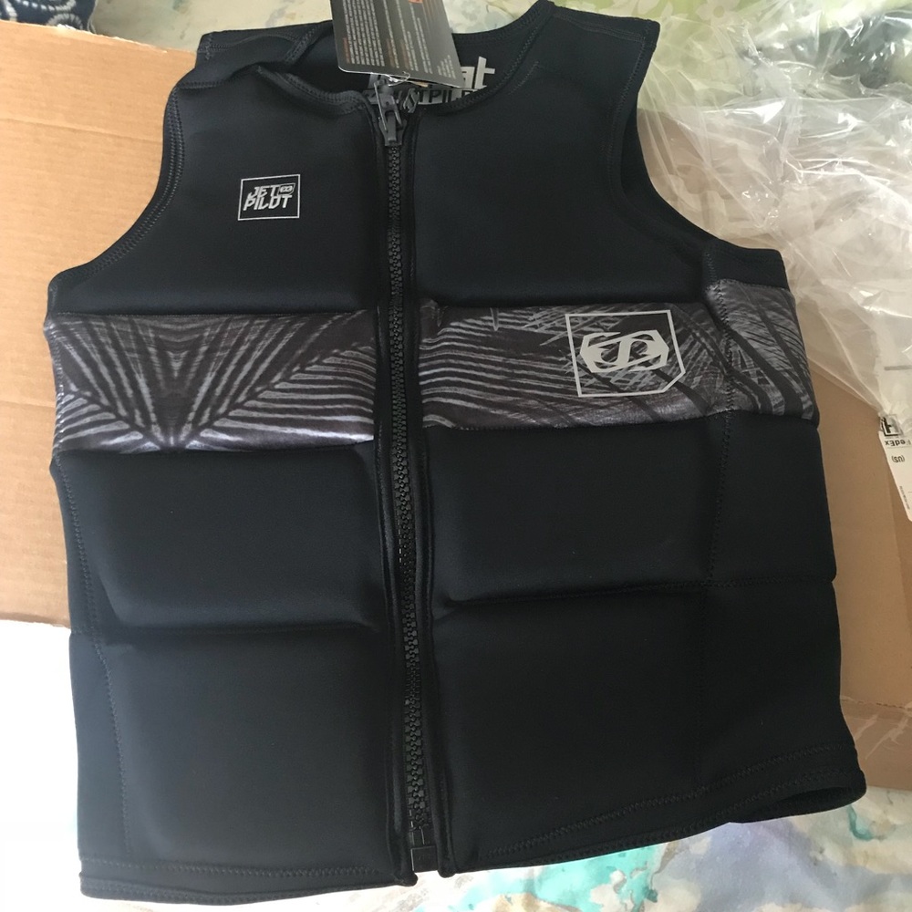 Brand new Jet Pilot wake boarding life vest